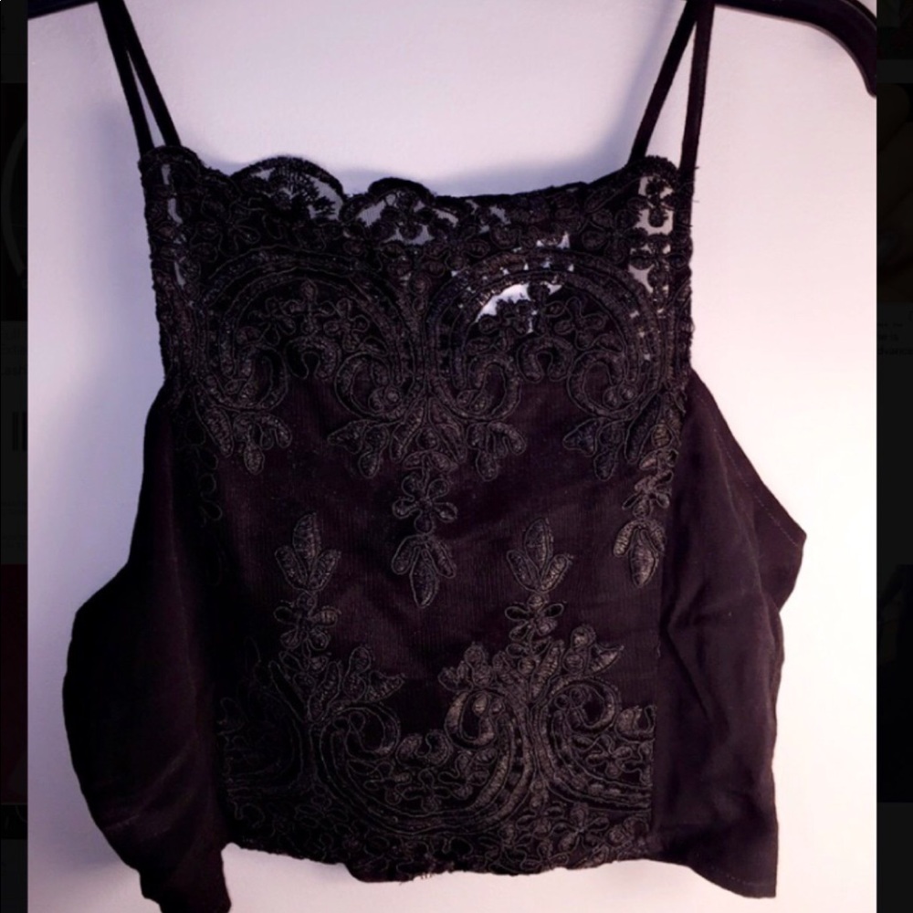 Kendall + Kylie Embroidered Crop Top